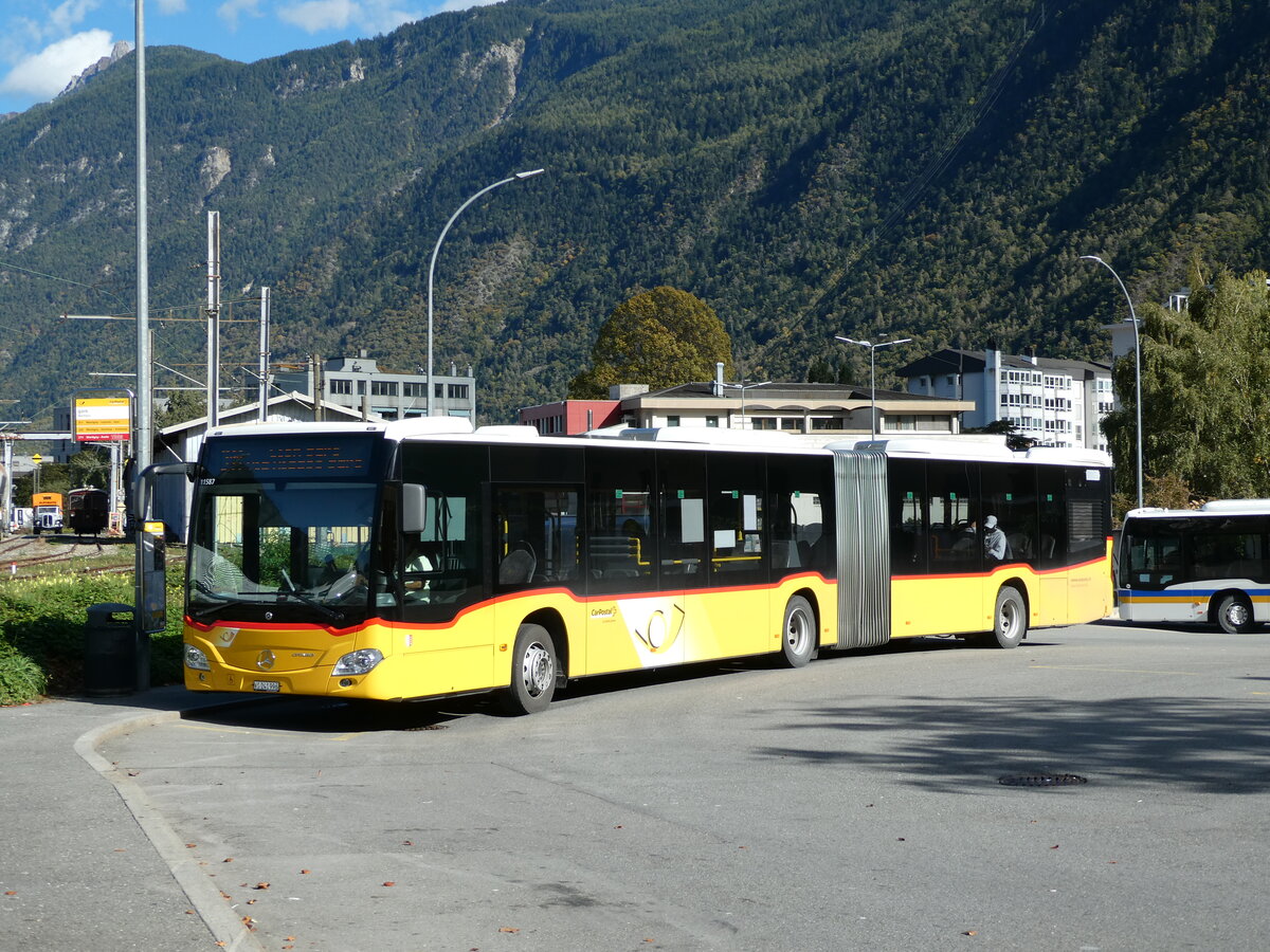 (240'570) - Buchard, Leytron - VS 241'996 - Mercedes am 2. Oktober 2022 beim Bahnhof Martigny