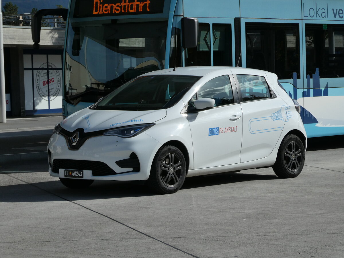 (240'986) - Aus Liechtenstein: BOS PS Anstalt, Vaduz - Nr. 621/FL 40'243 - Renault am 11. Oktober 2022 beim Bahnhof Buchs