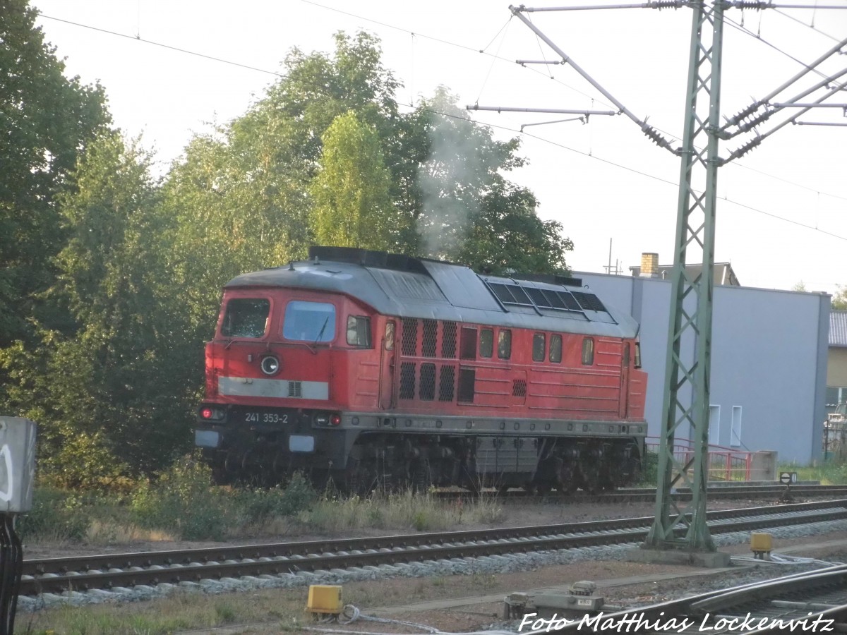 241 353 der EBS steht Startbereit in Delitzsch unt Bf am Morgen des 3.8.15