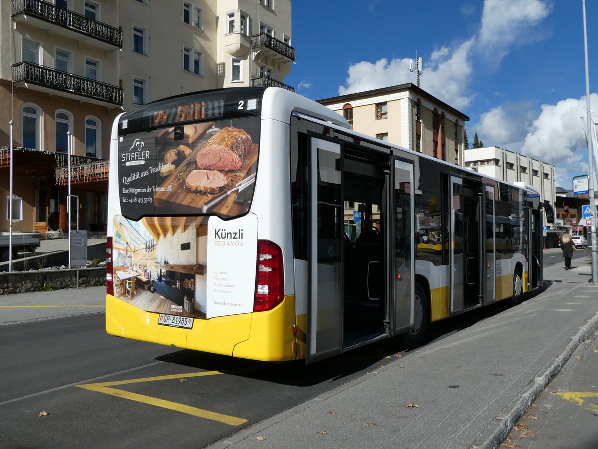 (241'129 - VBD Davos - Nr. 2/GR 81'985 - Mercedes am 12. Oktober 2022 beim Bahnhof Davos Dorf