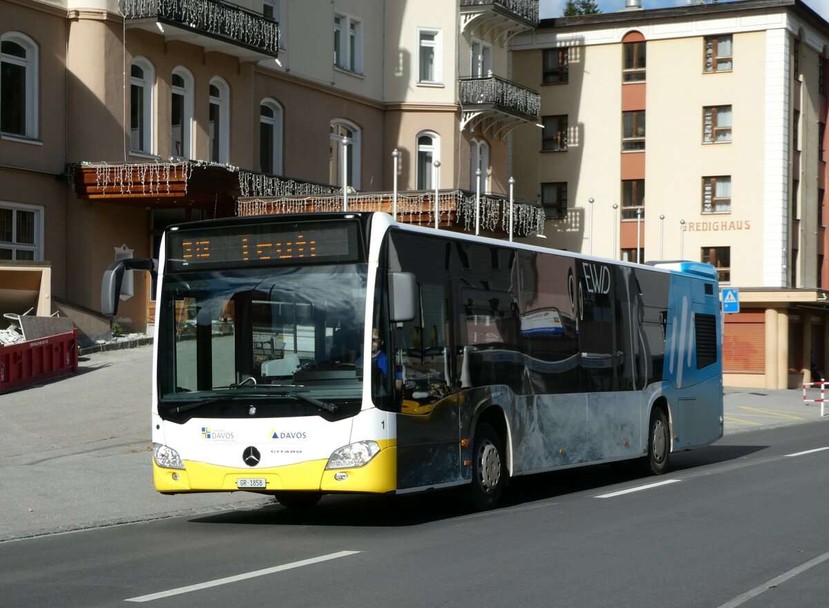 (241'130) - VBD Davos - Nr. 1/GR 1858 - Mercedes am 12. Oktober 2022 beim Bahnhof Davos Dorf