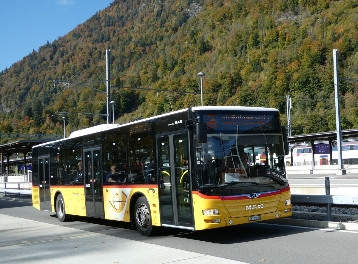 (241'504) - PostAuto Zentralschweiz - Nr. 1/OW 10'601 - MAN (ex Dillier, Sarnen Nr. 1) am 18. Oktober 2022 beim Bahnhof Interlaken Ost