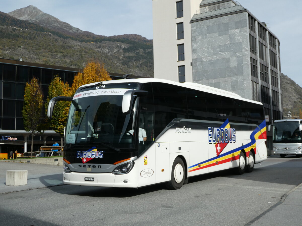 (241'994) - Funi-Car, Biel - Nr. 15/BE 203'815 - Setra am 30. Oktober 2022 beim Bahnhof Visp