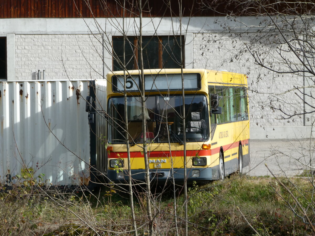 (242'406) - Rttimann, Ballmwil - Nr. 1 - MAN/Gppel (ex BSF Hochdorf Nr. 301; ex BSF Hochdorf Nr. 1; ex AAGL Liestal Nr. 51) am 11. November 2022 in Flhli, Alte Gemeindestrasse