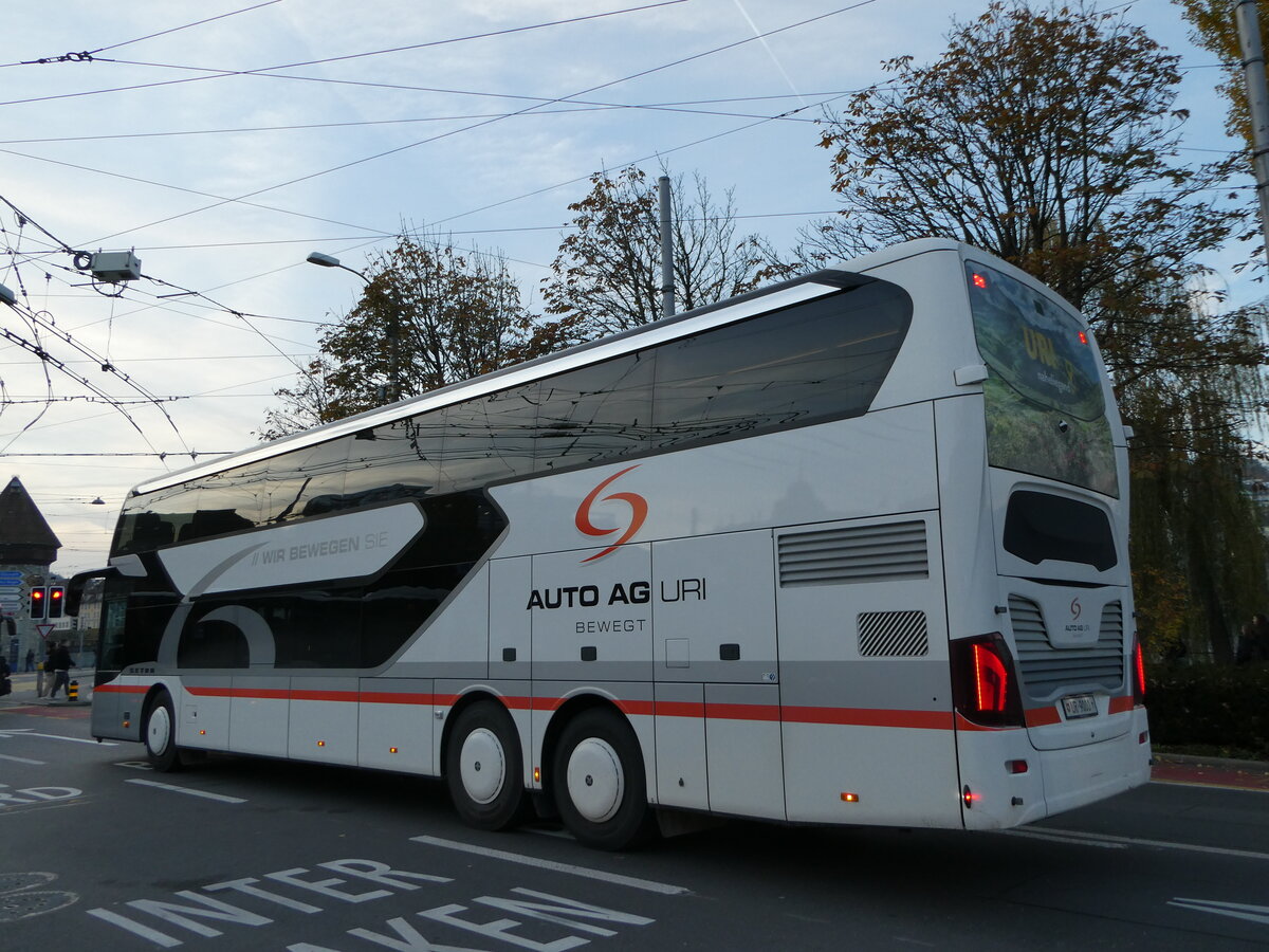 (242'463) - AAGU Altdorf - Nr. 17/UR 9000 - Setra am 11. November 2022 beim Bahnhof Luzern