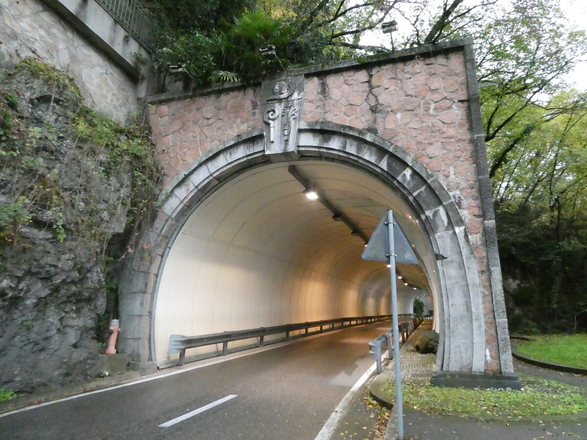 (242'741) - Tunnel am 15. November 2022 in Campione