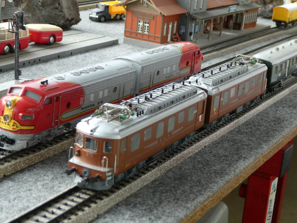 (243'208) - BLS-Lokomotive - Nr. 273 - am 27. November 2022 in Thun, Kisslingweg
