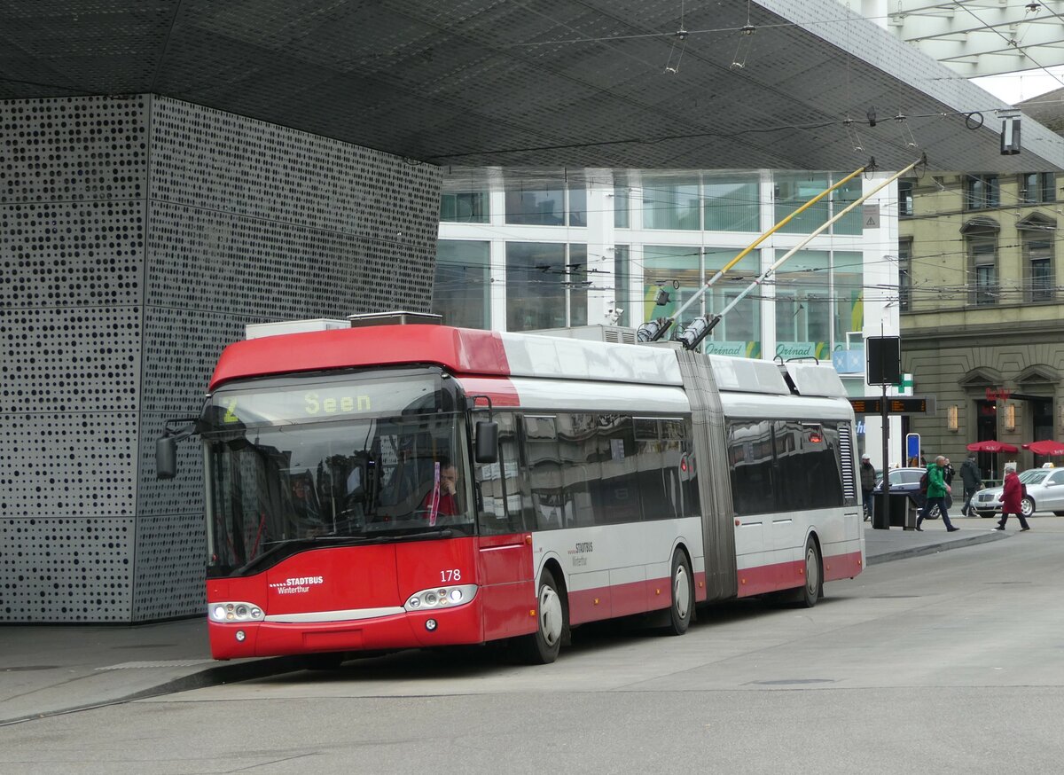 (243'284) - SW Winterthur - Nr. 178 - Solaris Gelenktrolleybus am 29. November 2022 beim Hauptbahnhof Winterthur