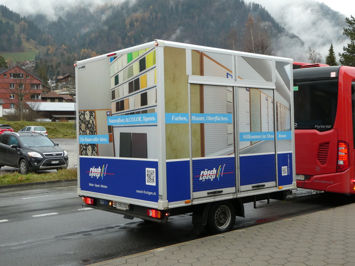 (243'339) - AFA Adelboden - Nr. 70/BE 592'352 - Niederhauser Gepckanhnger am 30. November 2022 beim Bahnhof Frutigen