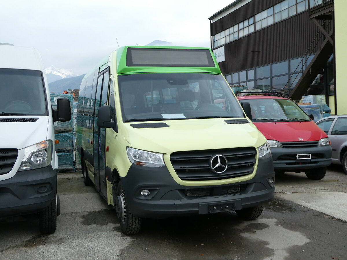 (243'410) - TPC Aigle - Nr. 617 - Mercedes/ProBus am 3. Dezember 2022 in Collombey, Garage