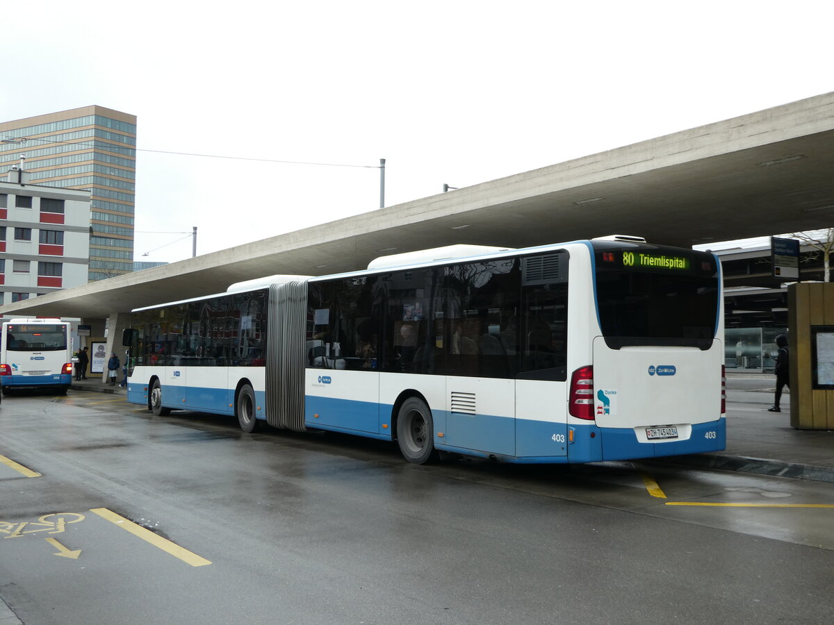 (243'512) - VBZ Zrich - Nr. 403/ZH 745'403 - Mercedes am 7. Dezember 2022 beim Bahnhof Zrich Oerlikon