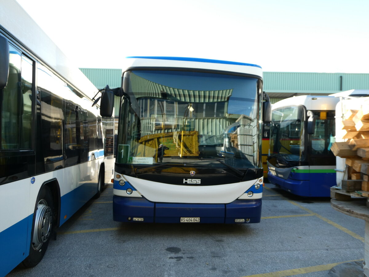 (243'766) - Lathion, Sion - VS 404'042 - Scania/Hess (ex AHW Horgen; ex ZVB Zug Nr. 140) am 11. Dezember 2022 in Sion, Interbus