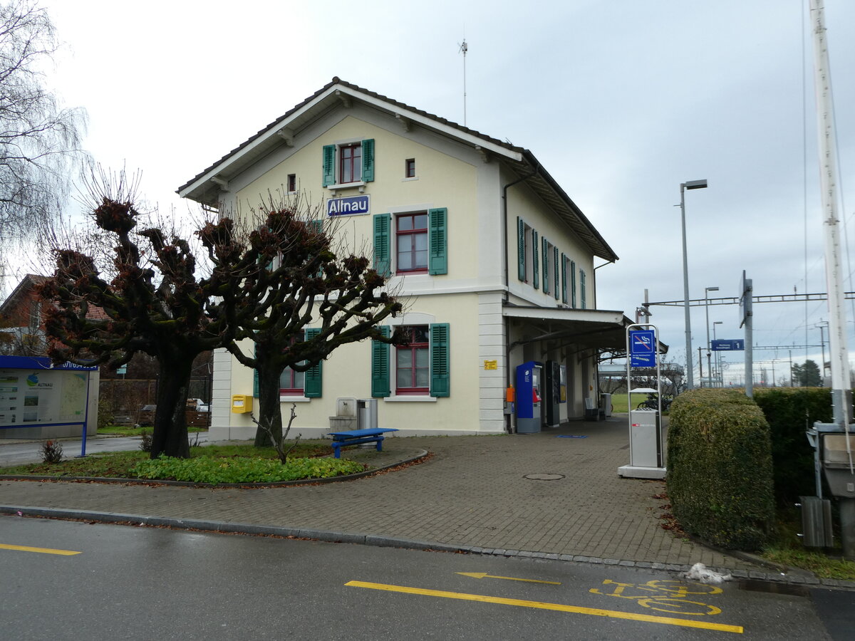 (244'082) - Der Bahnhof Altnau am 21. Dezember 2022