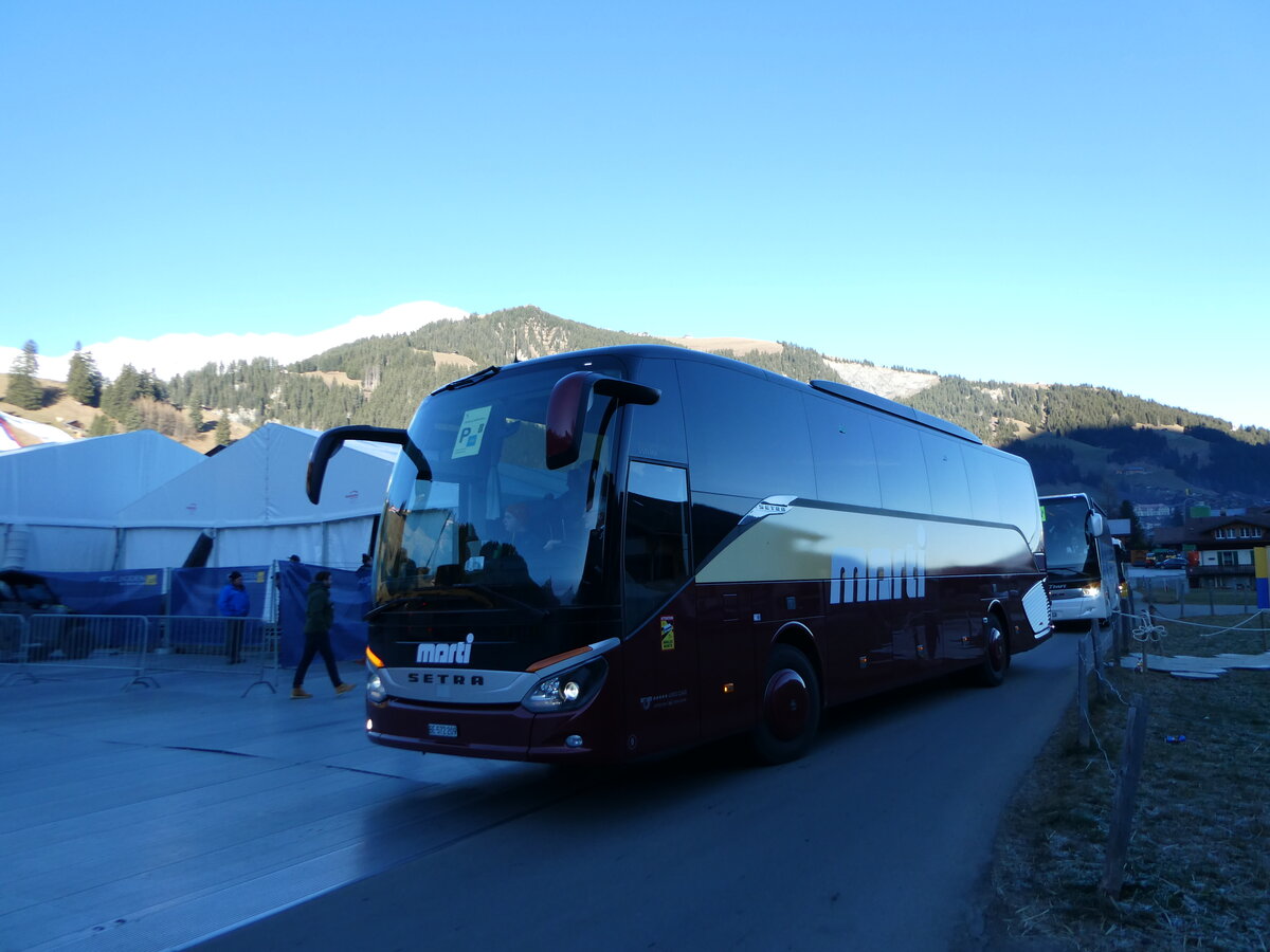 (244'572) - Marti, Kallnach - Nr. 9/BE 572'209 - Setra am 7. Januar 2023 in Adelboden, Weltcup