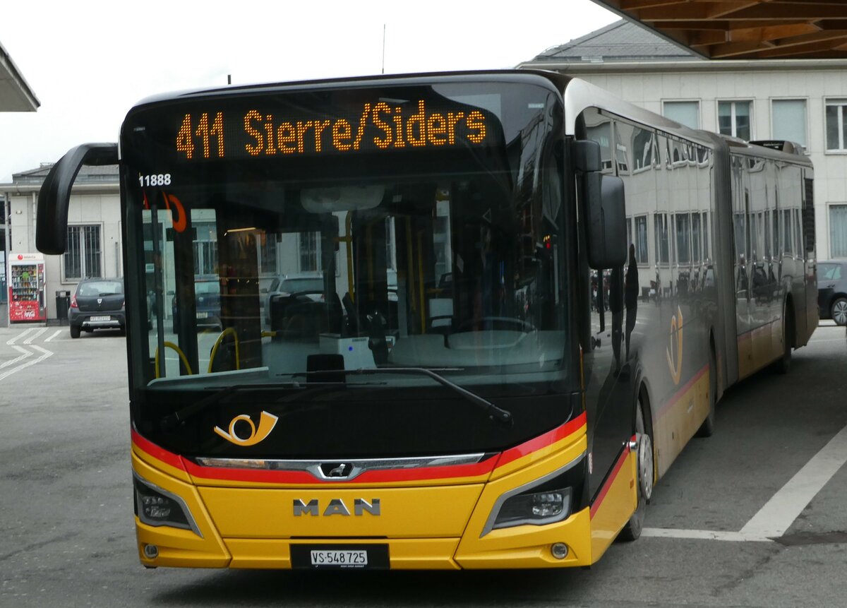 (244'989) - PostAuto Wallis - Nr. 85/VS 548'725/PID 11'888 - MAN am 11. Januar 2023 beim Bahnhof Sion