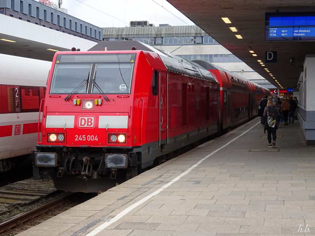 245 004 mit einen dosto-RE6,abfahrbereit in hh-altona,02.09.19