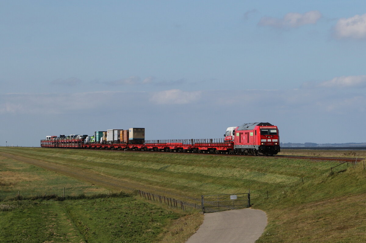 245 022 mit einem  Sylt-Shuttle  aus Westerland kommend am 15. September 2023 bei Klanxbll.