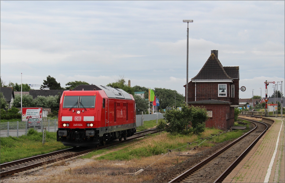 245 024 während des Rangierens am 25.06.16 in Westerland (Sylt)