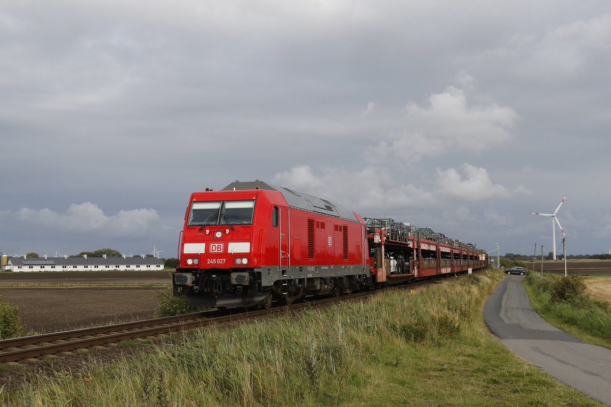 245 027 mit einem  Sylt-Shuttle  auf dem Weg nach Westerland/Sylt. Aufgenommen am 12. August 2017 bei Lehnshallig.