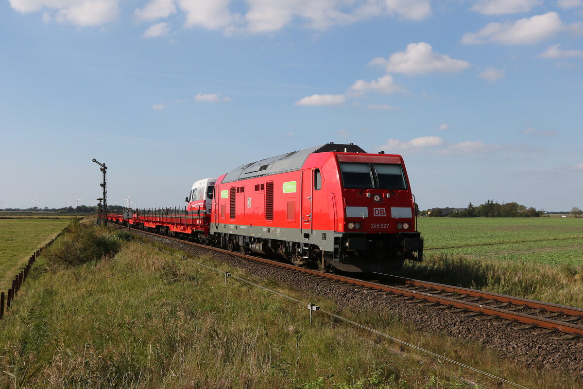 245 027 mit einem  Sylt-Shuttle  aus Sylt kommend am 15. September 2023 bei Lehnshallig.