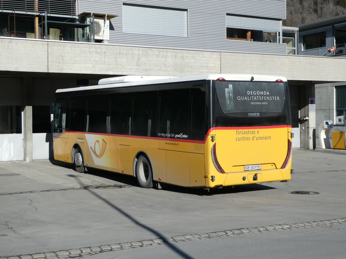 (245'118) - PostAuto Graubnden - Nr. 10/GR 162'978/PID 10'238 - Iveco (ex Fontana, Ilanz Nr. 10) am 18. Januar 2023 in Ilanz, Garage