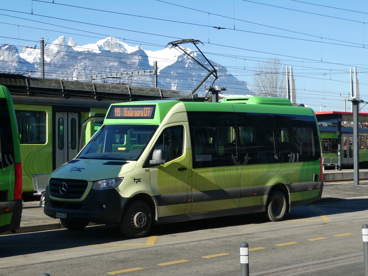 (245'582) - TPC Aigle - Nr. 608/VD 464'269 - Mercedes/ProBus am 31. Januar 2023 beim Bahnhof Aigle