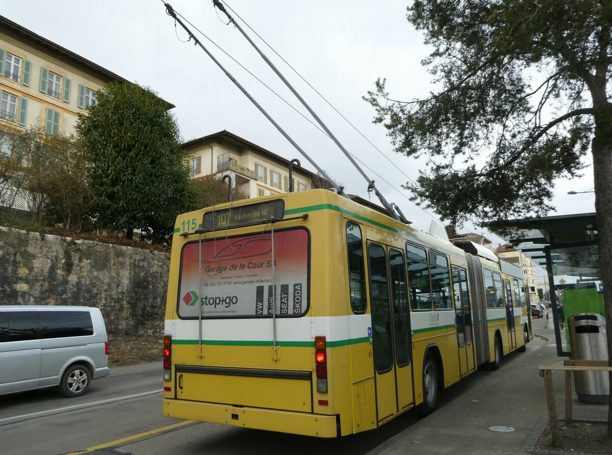 (245'694) - transN, La Chaux-de-Fonds - Nr. 115 - NAW/Hess Gelenktrolleybus (ex TN Neuchtel Nr. 115) am 2. Februar 2023 beim Bahnhof Neuchtel