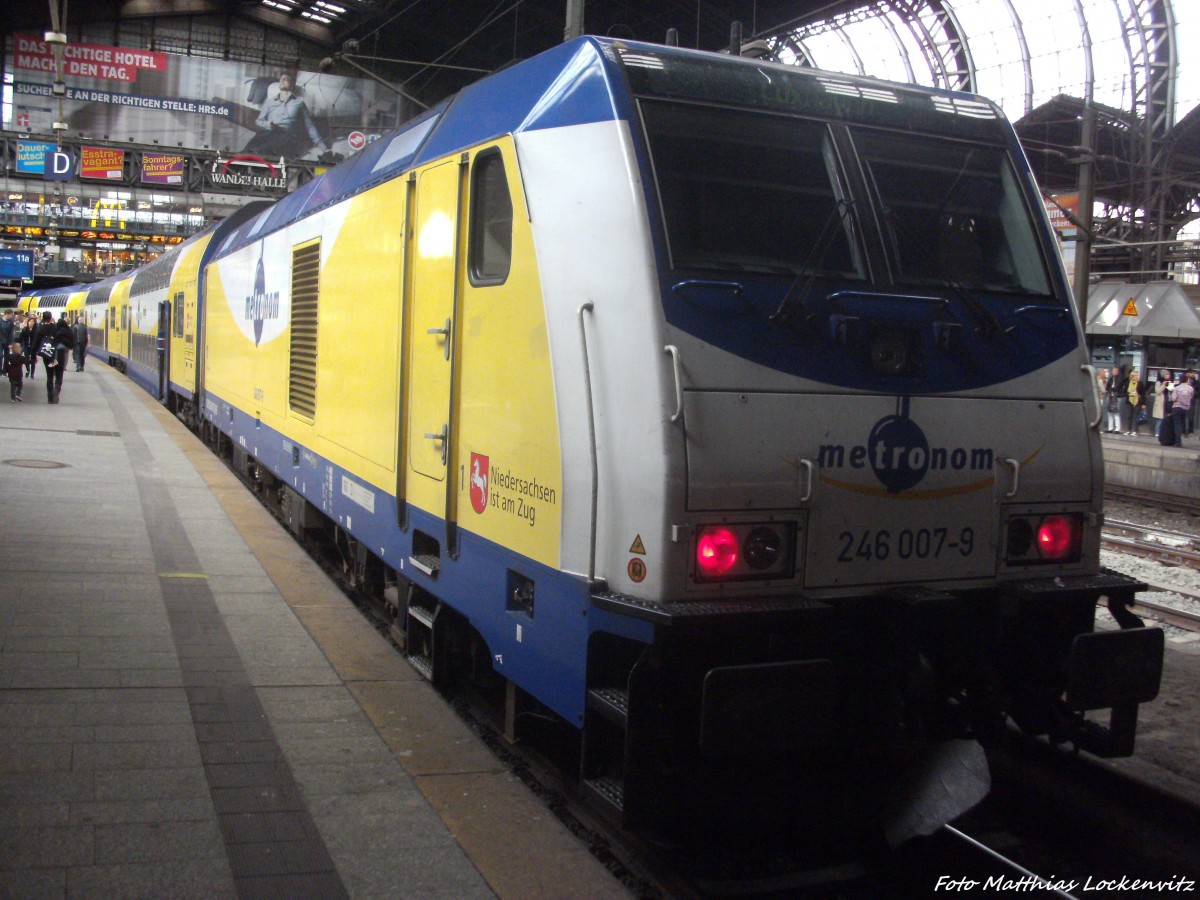 246 007-9 mit ziel Cuxhaven im Bahnhof Hamburg Hbf am 1.9.13