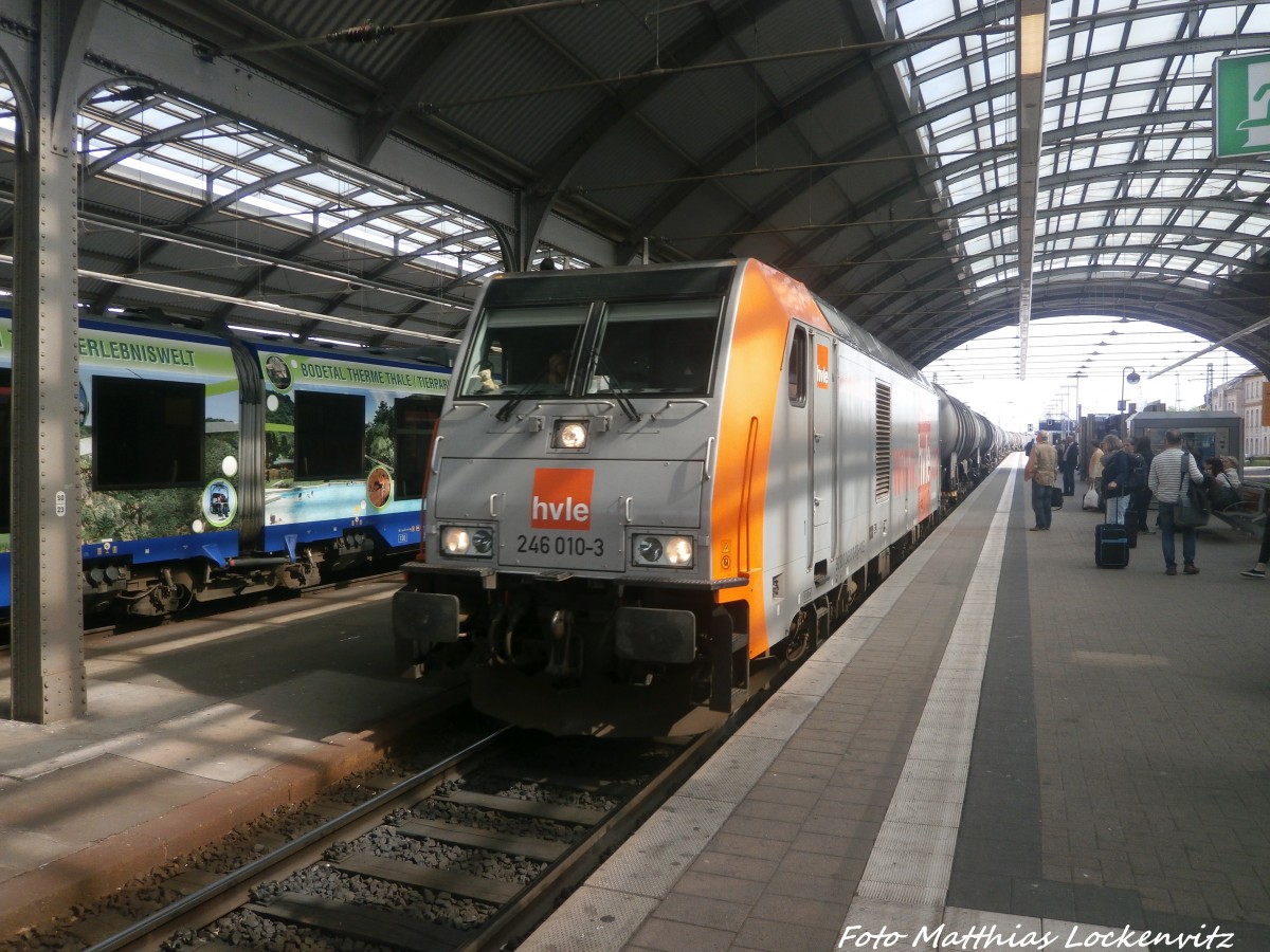 246 010 der hvle mit einem Gterzug beim durchfahren des Hallenser Hbf´s am 11.5.15