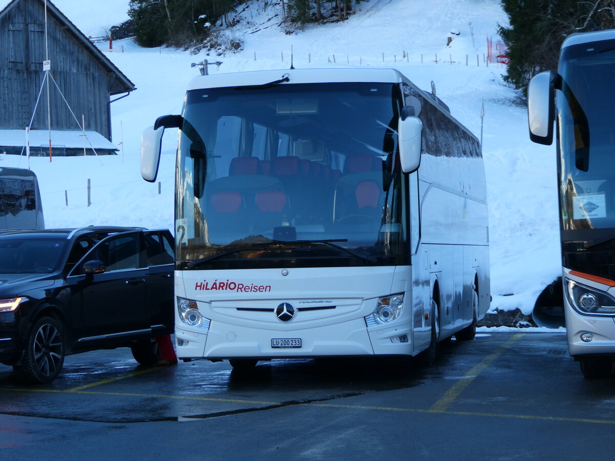 (246'097) - Hilrio, Schtz - LU 200'233 - Mercedes am 14. Februar 2023 in Engelberg, Talstation Titlis