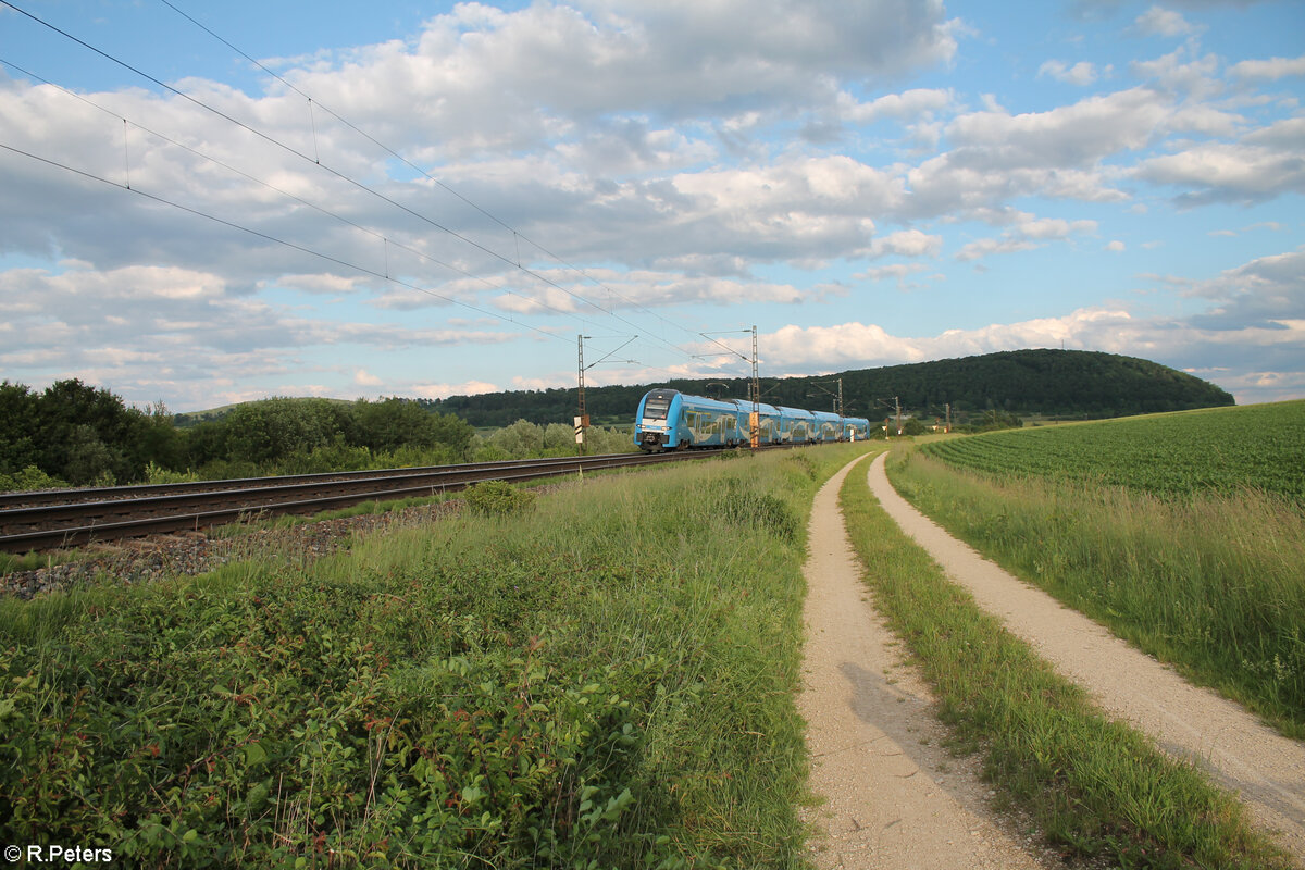 2462 107-0 als RE80 57090 Donauwörth - Würzburg bei Treuchtlingen. 10.06.24