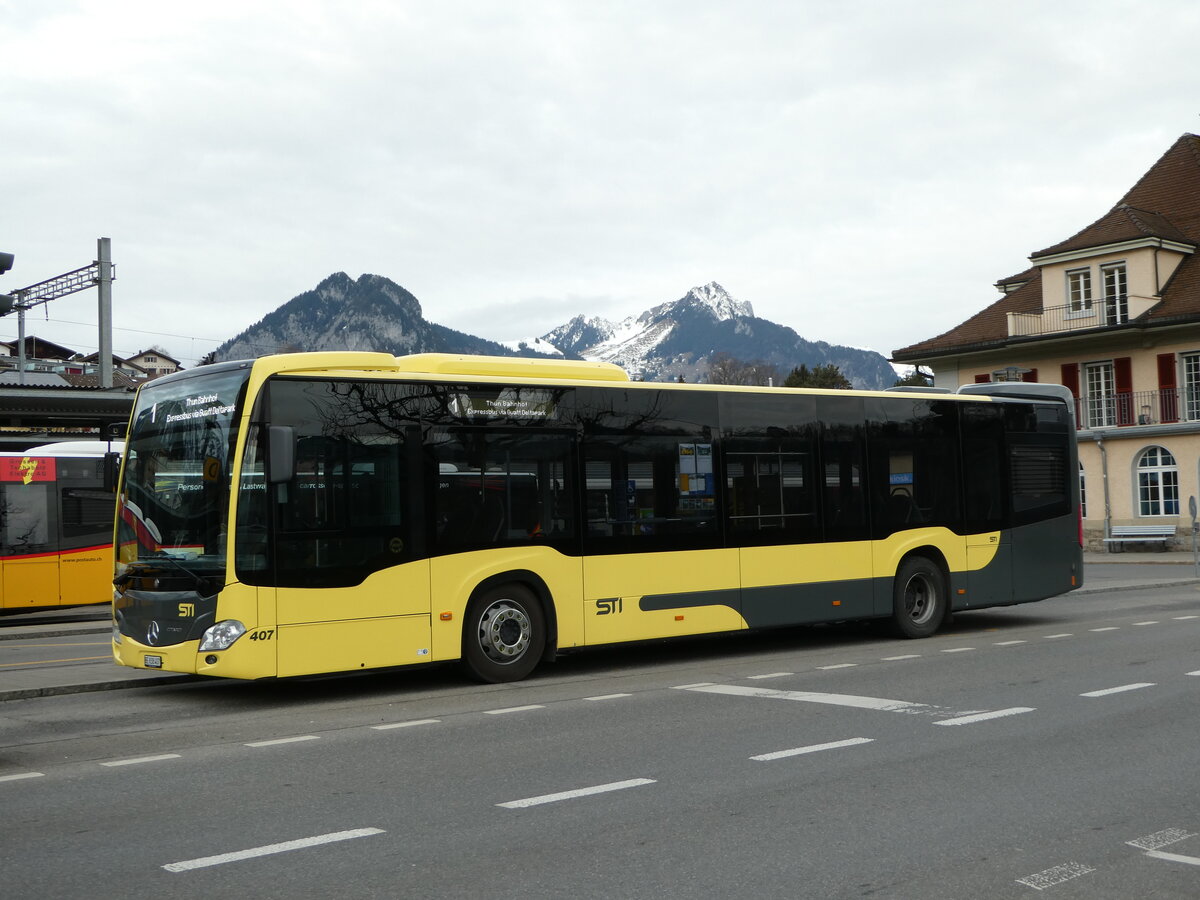 (246'202) - STI Thun - Nr. 407/BE 838'407 - Mercedes am 17. Februar 2023 beim Bahnhof Spiez