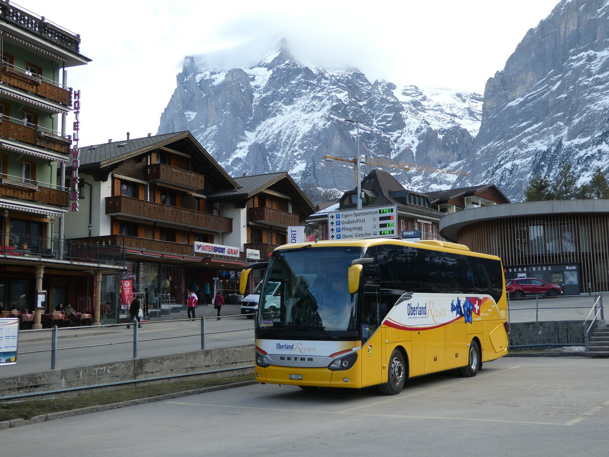 (246'208) - Oberland Reisen, Thun - Nr. 22/BE 92'977 - Setra (ex Grindelwaldbus, Grindelwald Nr. 22) am 17. Februar 2023 beim Bahnhof Grindelwald