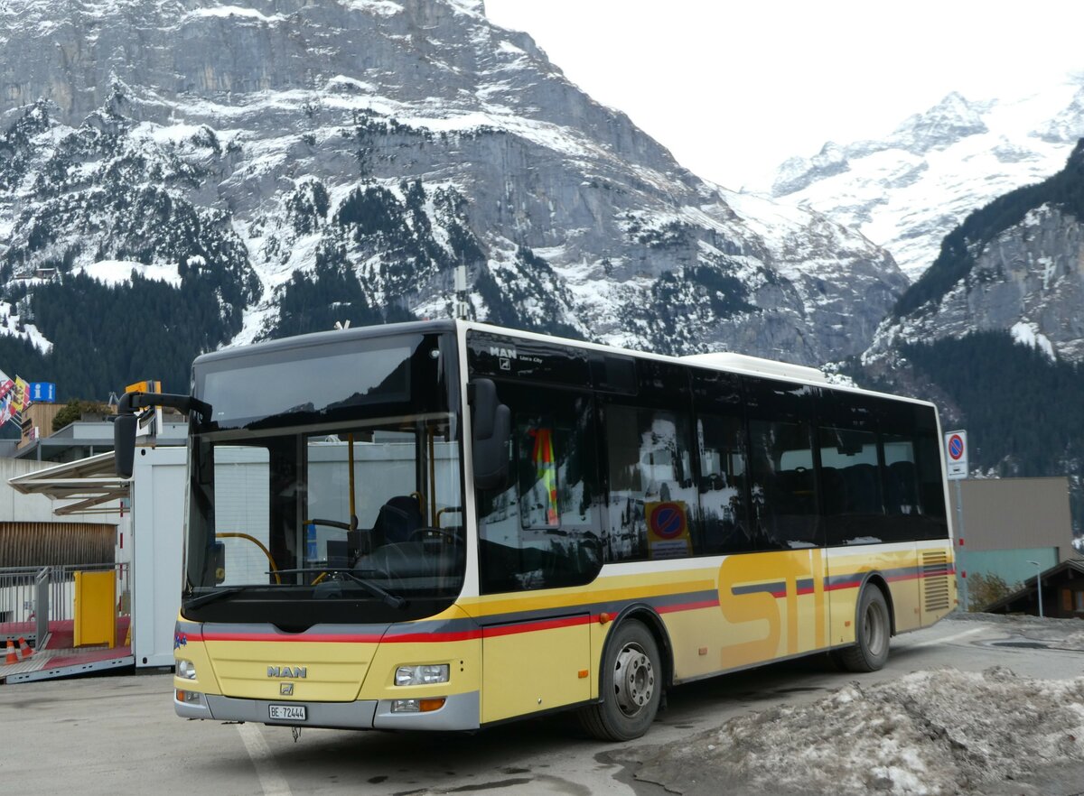 (246'223) - Grindelwaldbus, Grindelwald - Nr. 17/BE 72'444 - MAN/Gppel (ex STI Thun Nr. 133) am 17. Februar 2023 beim Bahnhof Grindelwald