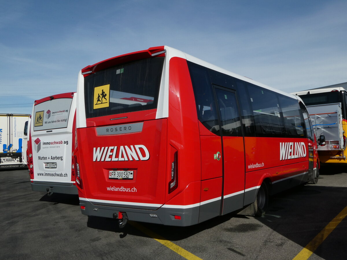 (246'319) - Wieland, Murten - Nr. 96/FR 300'587 - Iveco/Rosero am 18. Februar 2023 in Kerzers, Interbus