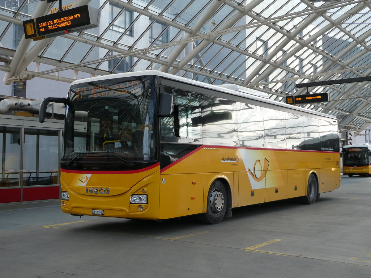 (246'549) - TpM, Mesocco - Nr. 13/GR 108'013/PID 10'737 - Iveco am 24. Februar 2023 in Chur, Postautostation