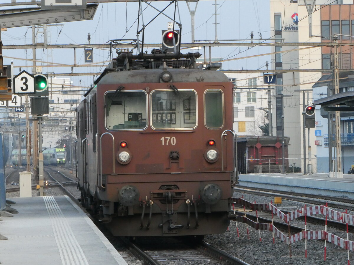 (246'918) - BLS-Lokomotive - Nr. 170 - am 7. M�rz 2023 im Bahnhof Thun