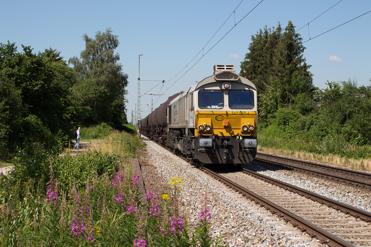 247 047-4 war am 30.06.15 mit einem  Öler  nach Burghausen in Poing unterwegs.