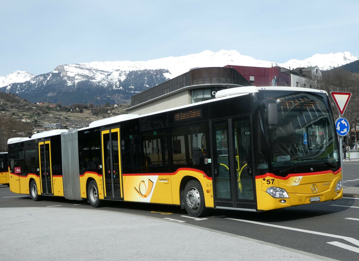 (247'247) - PostAuto Wallis - Nr. 57/VS 519'679/PID 11'489 - Mercedes am 16. Mrz 2023 beim Bahnhof Sion