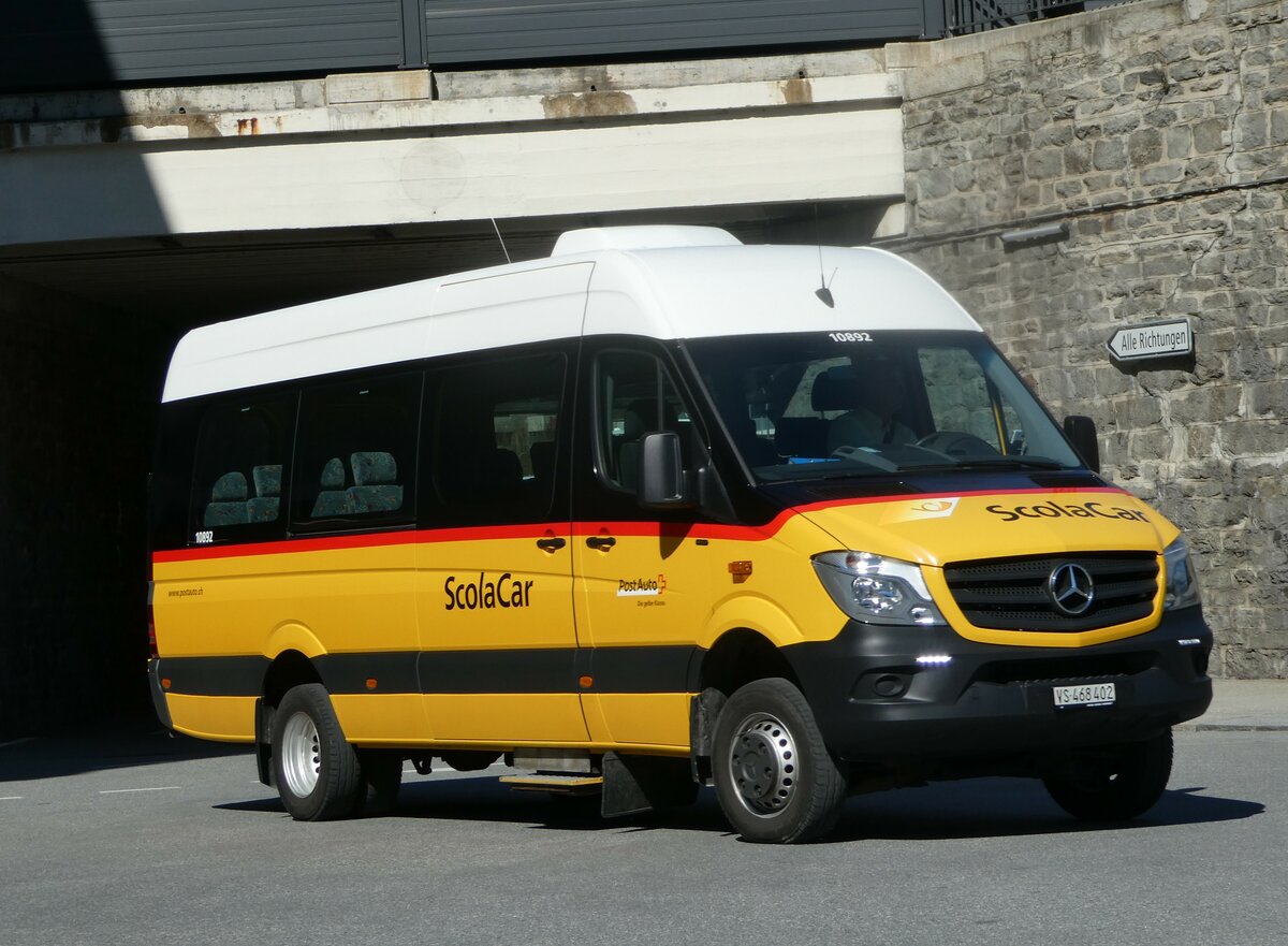 (247'281) - PostAuto Wallis - VS 468'402/PID 10'892 - Mercedes am 16. Mrz 2023 beim Bahnhof Brig 