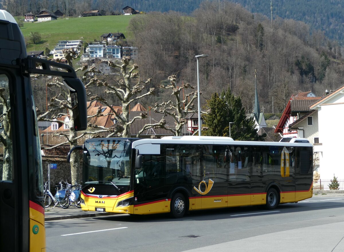 (247'432) - PostAuto Zentralschweiz - Nr. 516/OW 40'016/PID 11'747 - MAN (ex Nr. 16) am 18. Mrz 2023 beim Bahnhof Sarnen