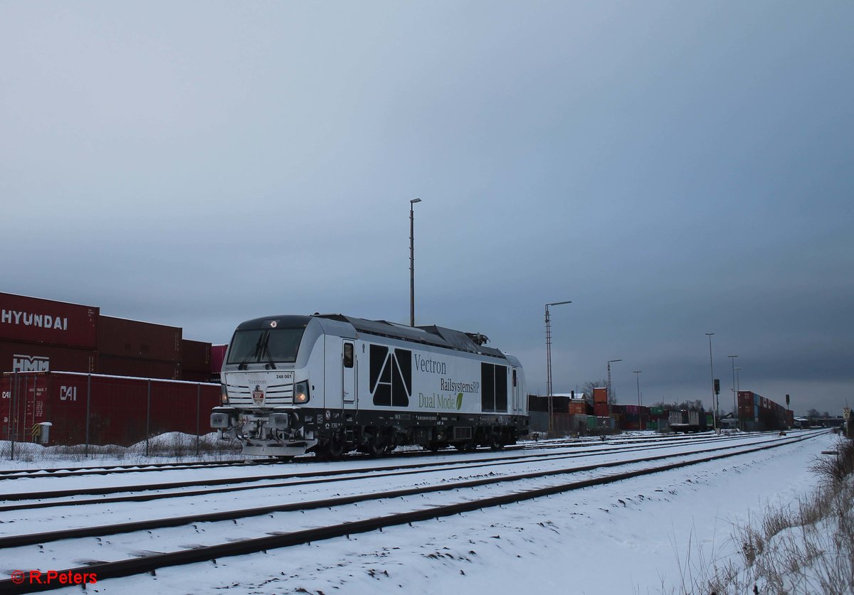 248 001 beim rangieren umsetzen in Wiesau. 09.01.21