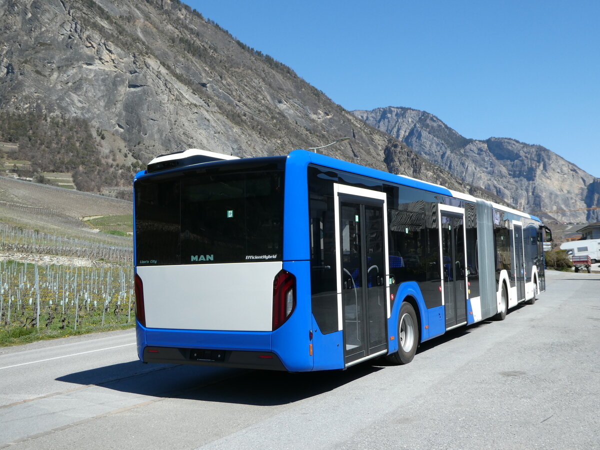 (248'305) - TPN Nyon - MAN am 9. April 2023 in Leytron, Garage Buchard