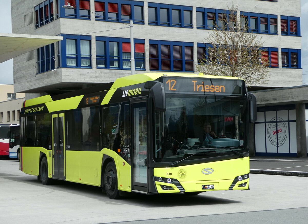 (248'461) - Aus Liechtenstein: BOS PS Anstalt, Vaduz - Nr. 530/FL 40'215 - Solaris am 13. April 2023 beim Bahnhof Buchs