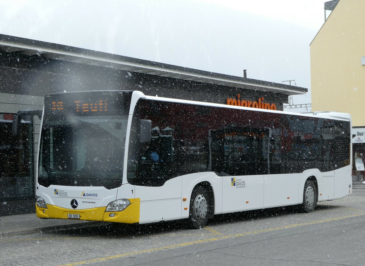 (248'636) - VBD Davos - Nr. 1/GR 1858 - Mercedes am 15. April 2023 beim Bahnhof Davos Dorf