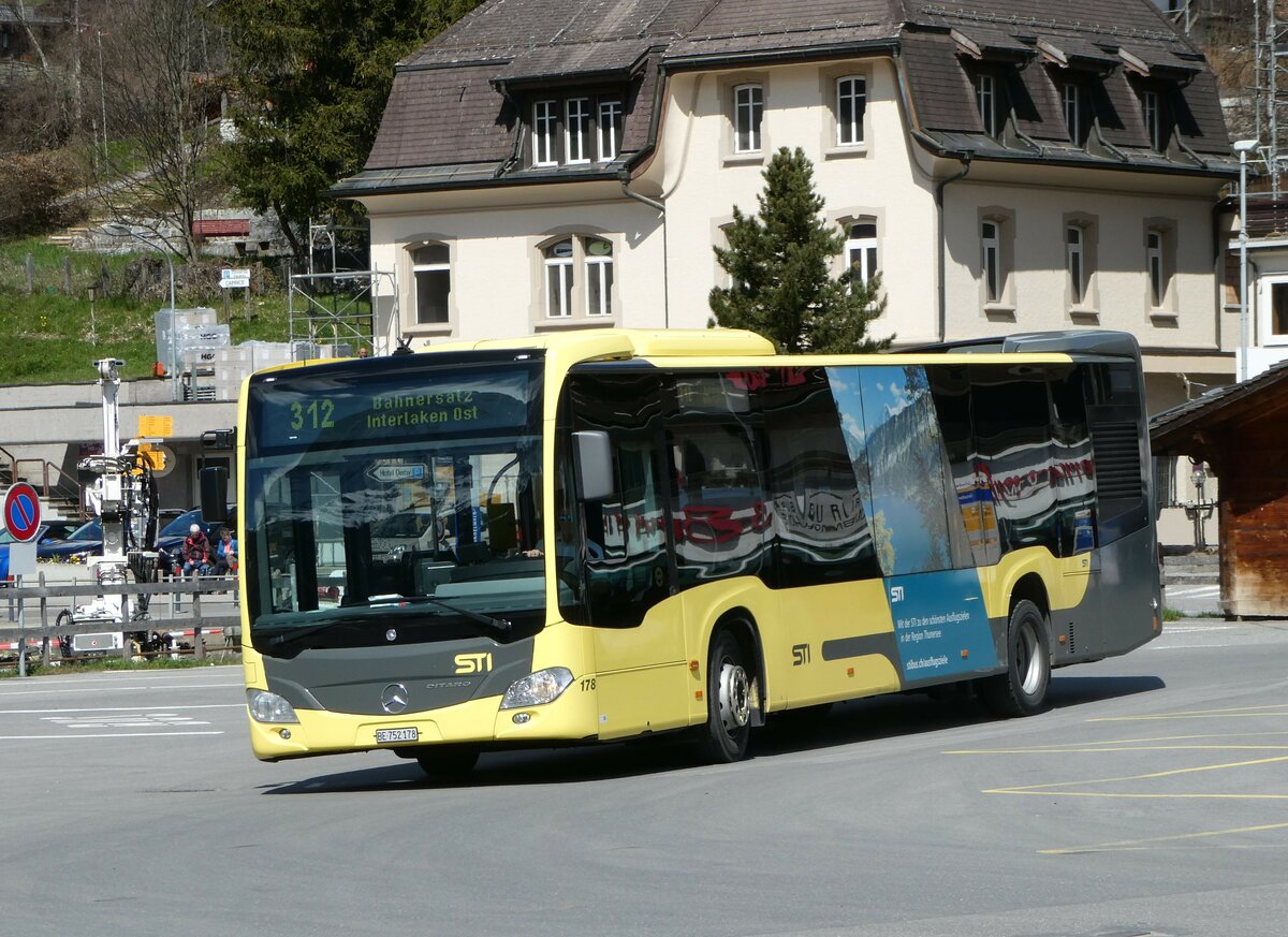 (248'786) - STI Thun - Nr. 178/BE 752'178 - Mercedes am 18. April 2023 beim Bahnhof Grindelwald