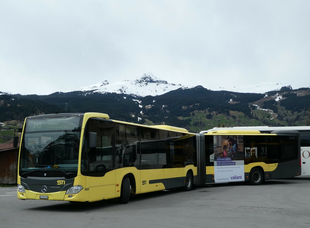 (248'966) - STI Thun - Nr. 169/BE 752'169 - Mercedes am 21. April 2023 beim Bahnhof Grindelwald