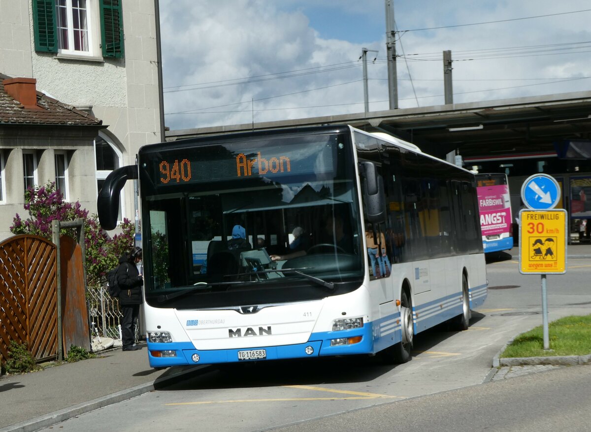 (249'159) - BOTG Amriswil - Nr. 411/TG 116'583 - MAN am 25. April 2023 beim Bahnhof Romanshorn