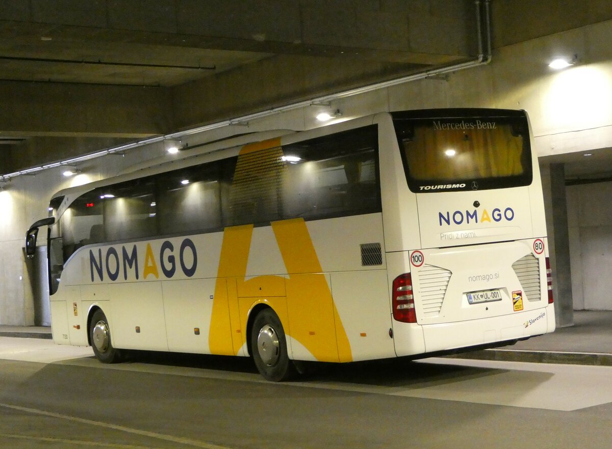 (249'186) - Aus Slowenien: Nomago, Ljubljana - Nr. 7130/KK UL-001 - Mercedes am 28. April 2023 in Grindelwald, Terminal