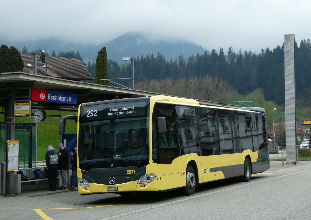 (249'334) - STI Thun - Nr. 413/BE 851'413 - Mercedes am 30. April 2023 beim Bahnhof Escholzmatt